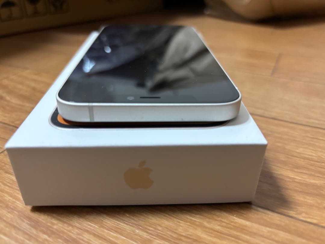 Apple iPhone 12ホワイト