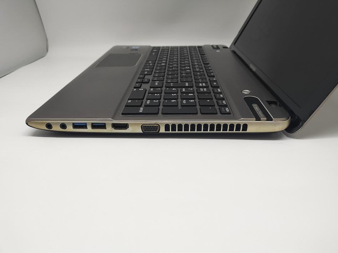 【東芝】爆速 Corei7/新品SSD128GB ノートパソコン D11