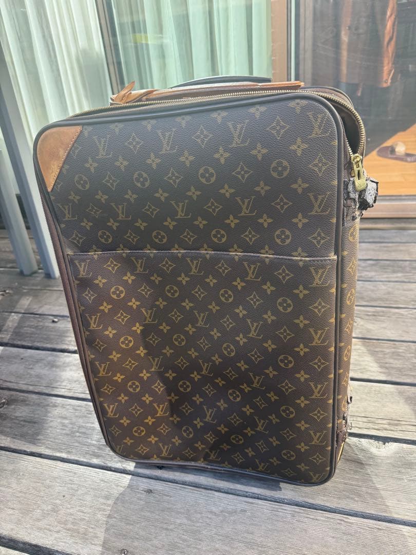 ルイ・ヴィトン　キャリーケース