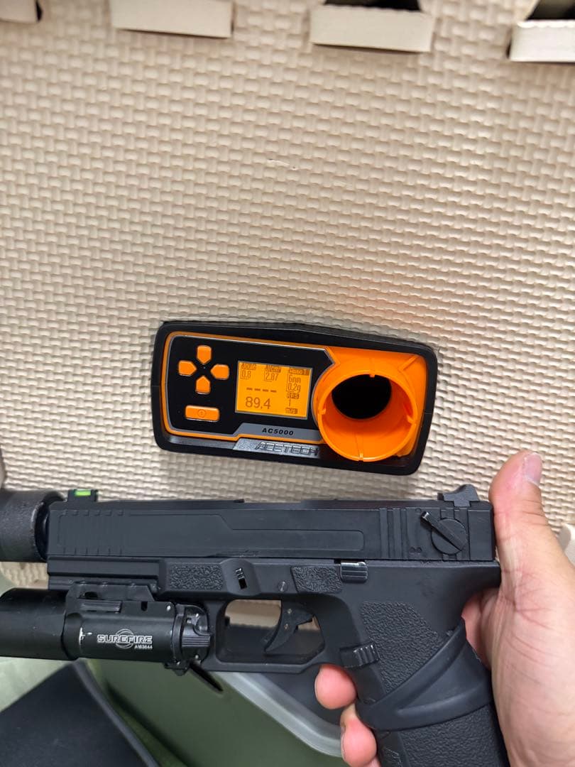 カーボネイト　ストライカー9s ライト付き 2マガジン　ホルスター付き