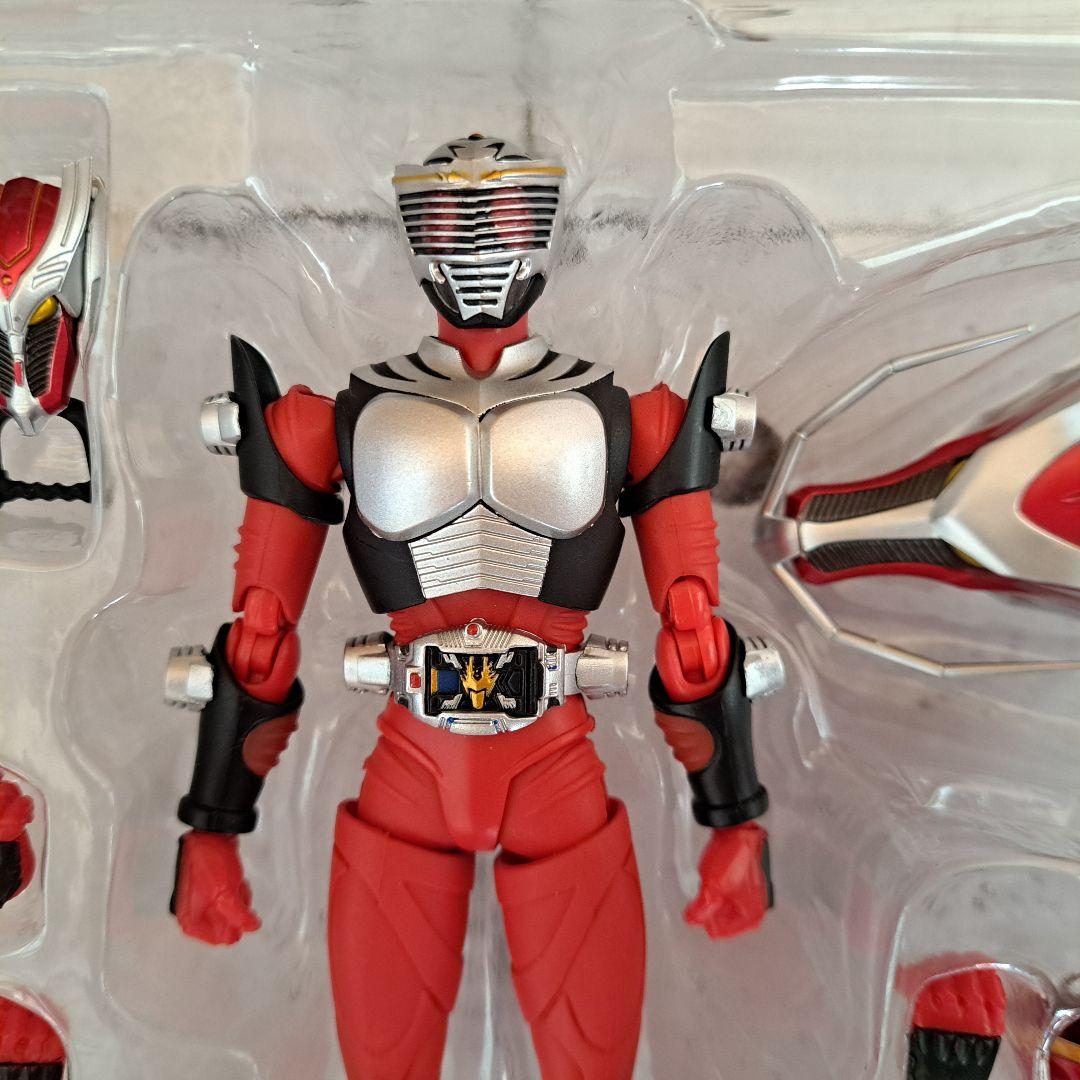 S.H.Figuarts 仮面ライダー龍騎 & ドラグレッダー