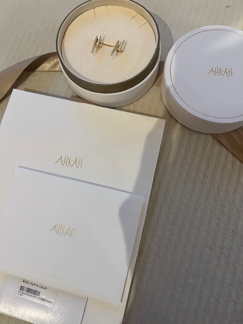 ahkah ティナレイピアス　両耳