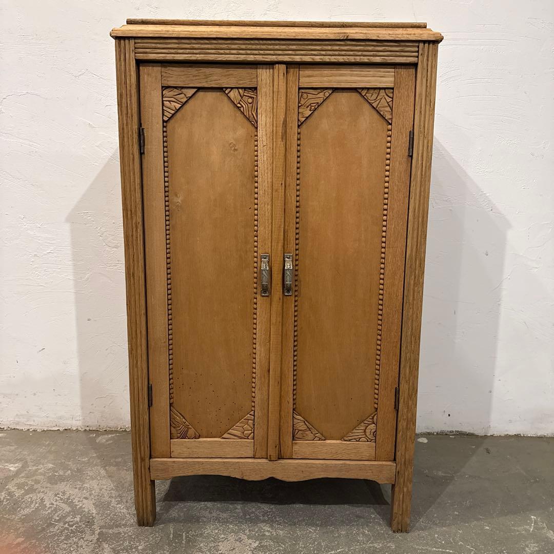 ヴィンテージ　キャビネット　剥離