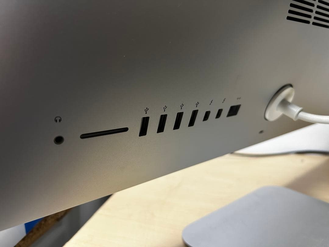 iMac 21.5インチ Late 2013 おまけ付 SSD換装済