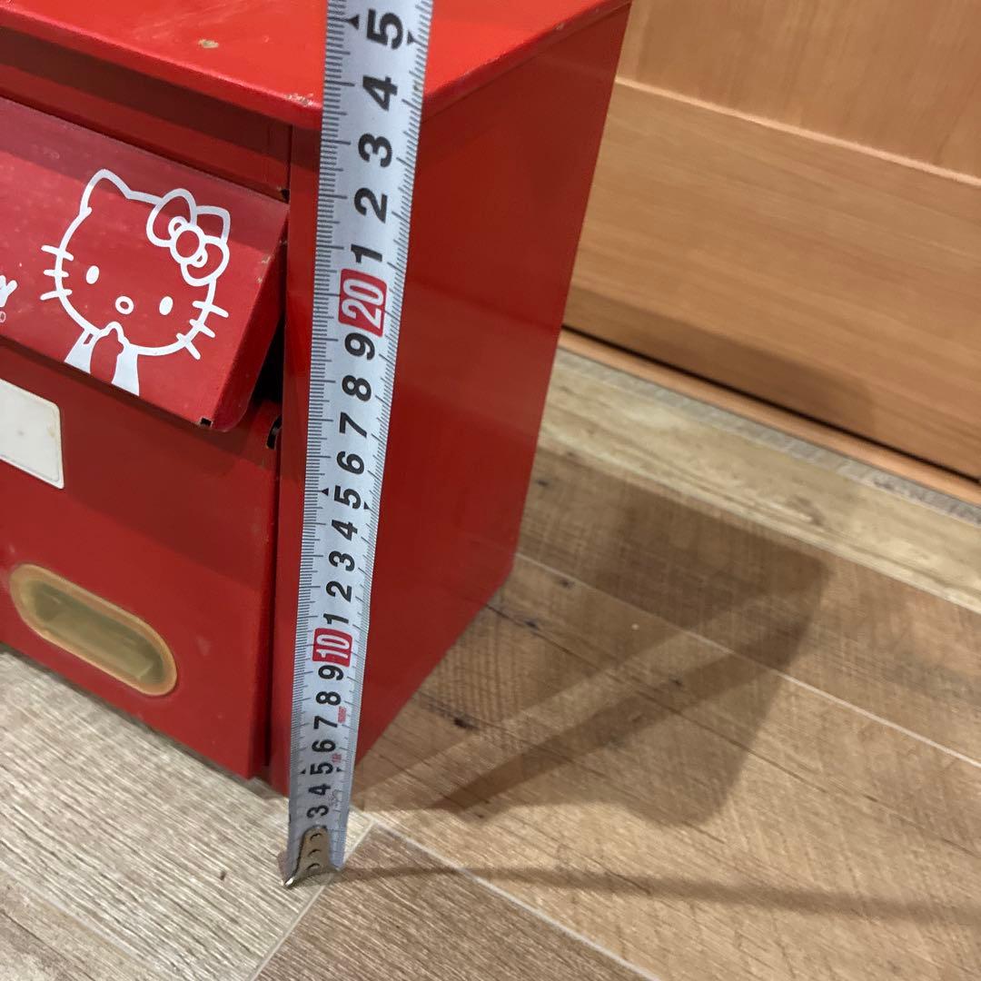 HELLO KITTY 赤い郵便受け