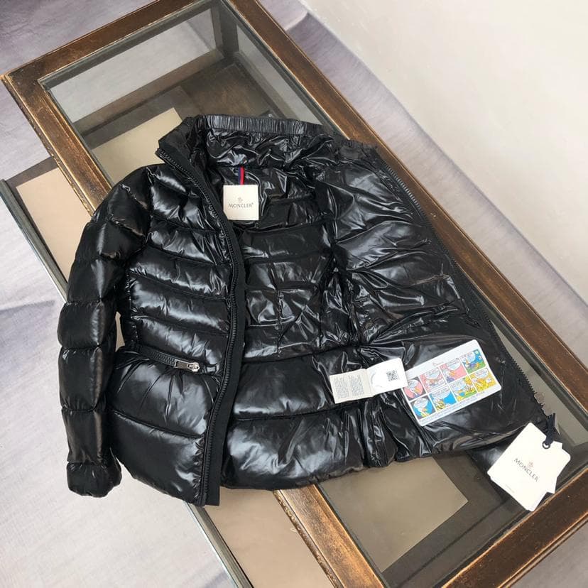 ほぼ新品モンクレール ブラックダウンジャケット 1サイズ