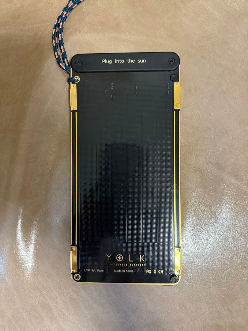 YOLK Solar Paper ポータブルソーラーチャージャー