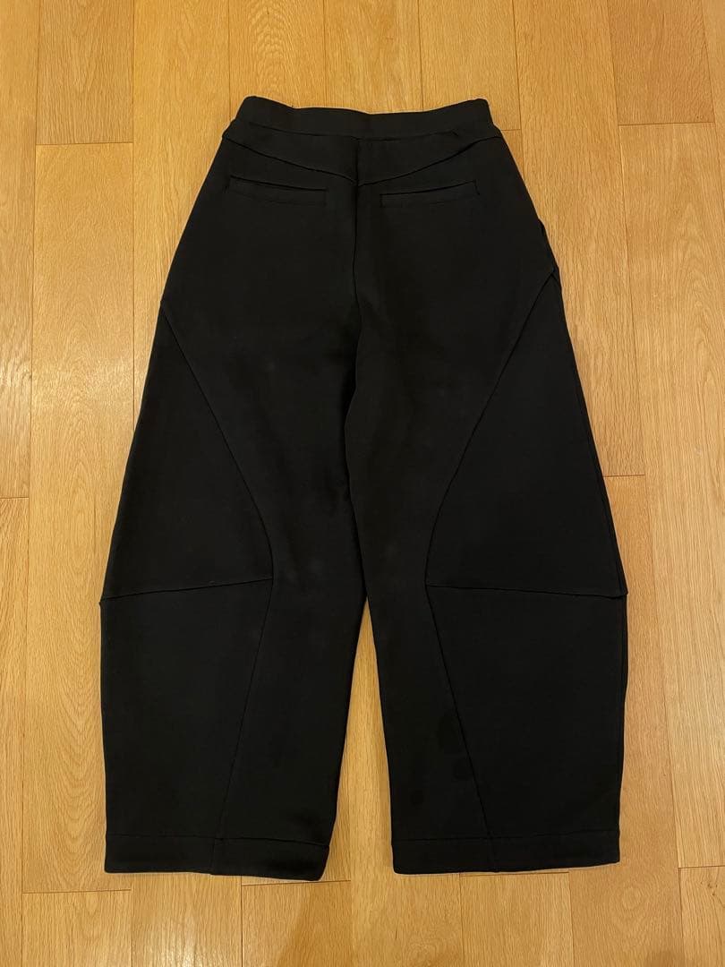 UN3D.ウェーブコクーンパンツ ブラック　38