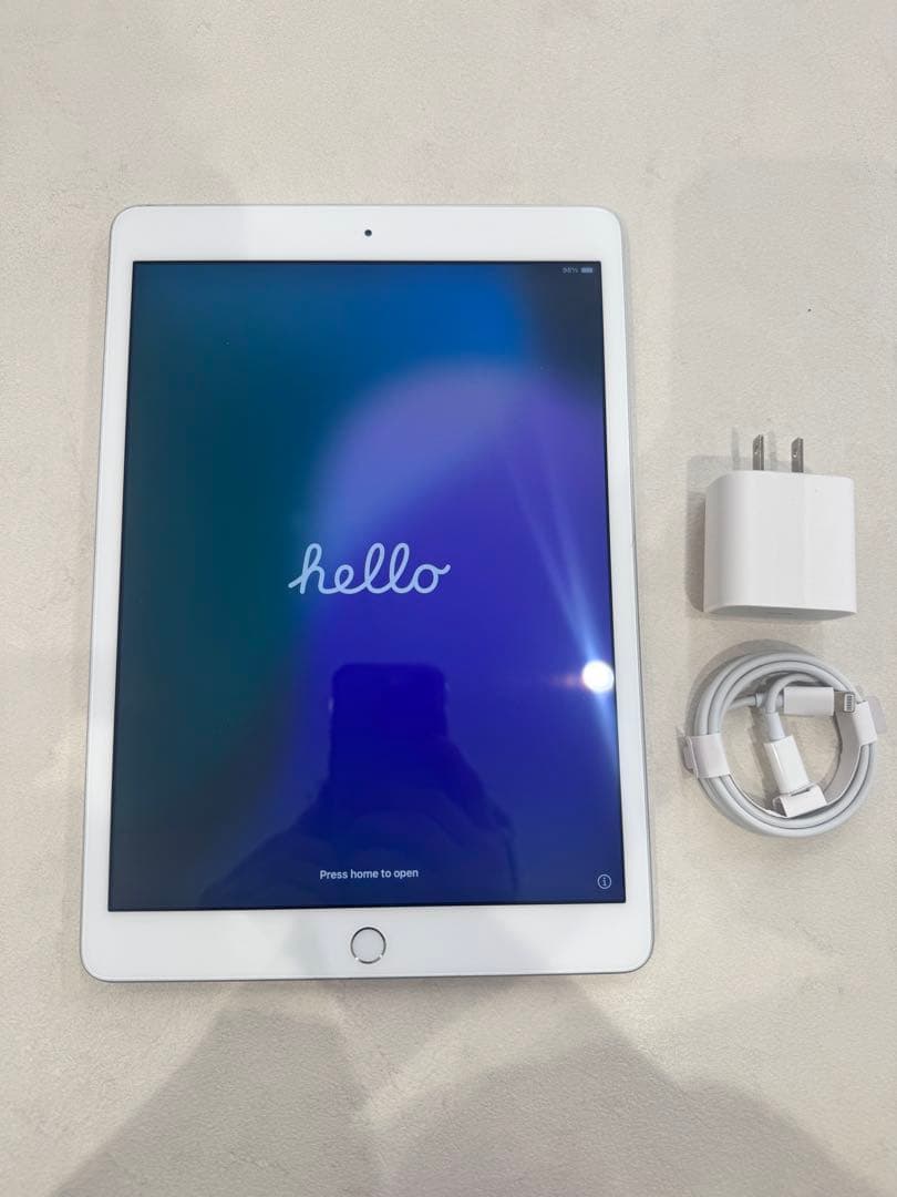 Apple iPad (第８世代) Wi-Fi 32GB シルバー