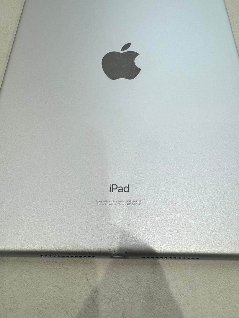 Apple iPad (第８世代) Wi-Fi 32GB シルバー