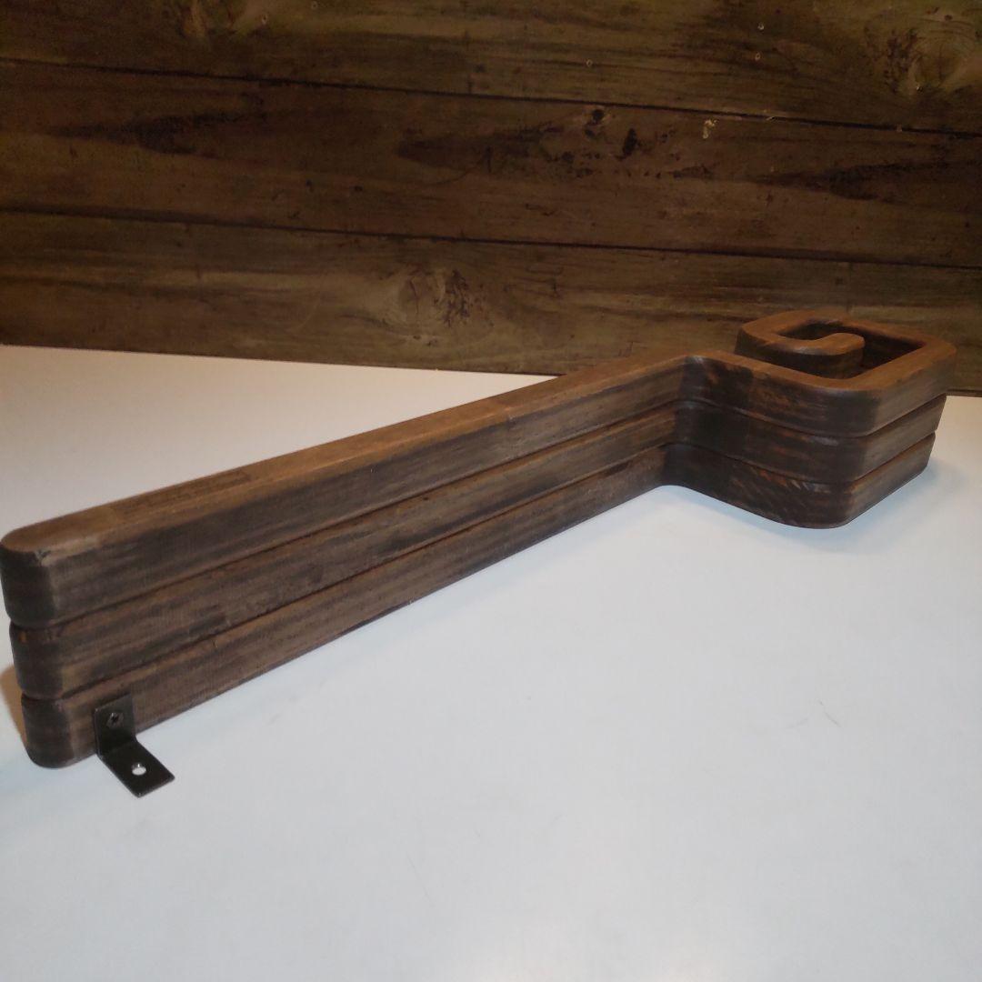 曲線デザイン　ウォールシェルフ　飾り棚　　ウォルナット　ファニー