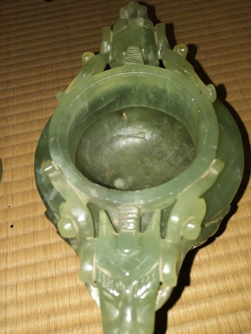 中国玉石龍紋香炉　21cmｘ21cm三足花台付