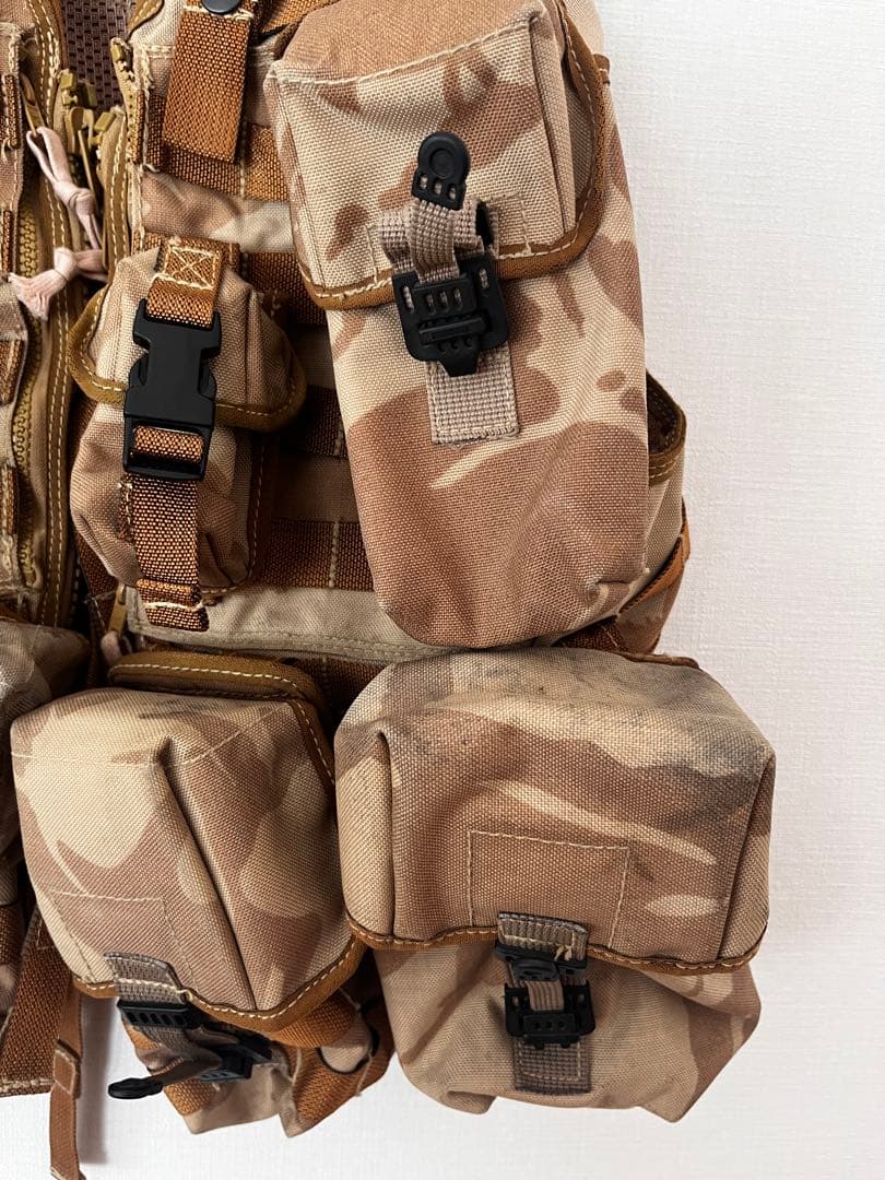 イギリス軍　砂漠迷彩DPM タクティカルベスト（ポーチ 7個付き）