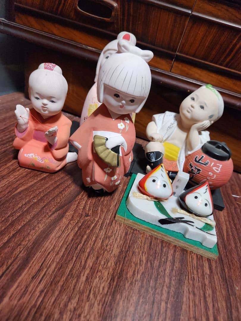 おまとめ★市松人形花柄着物&周りに飾る日本人形10体&コケシ２体。