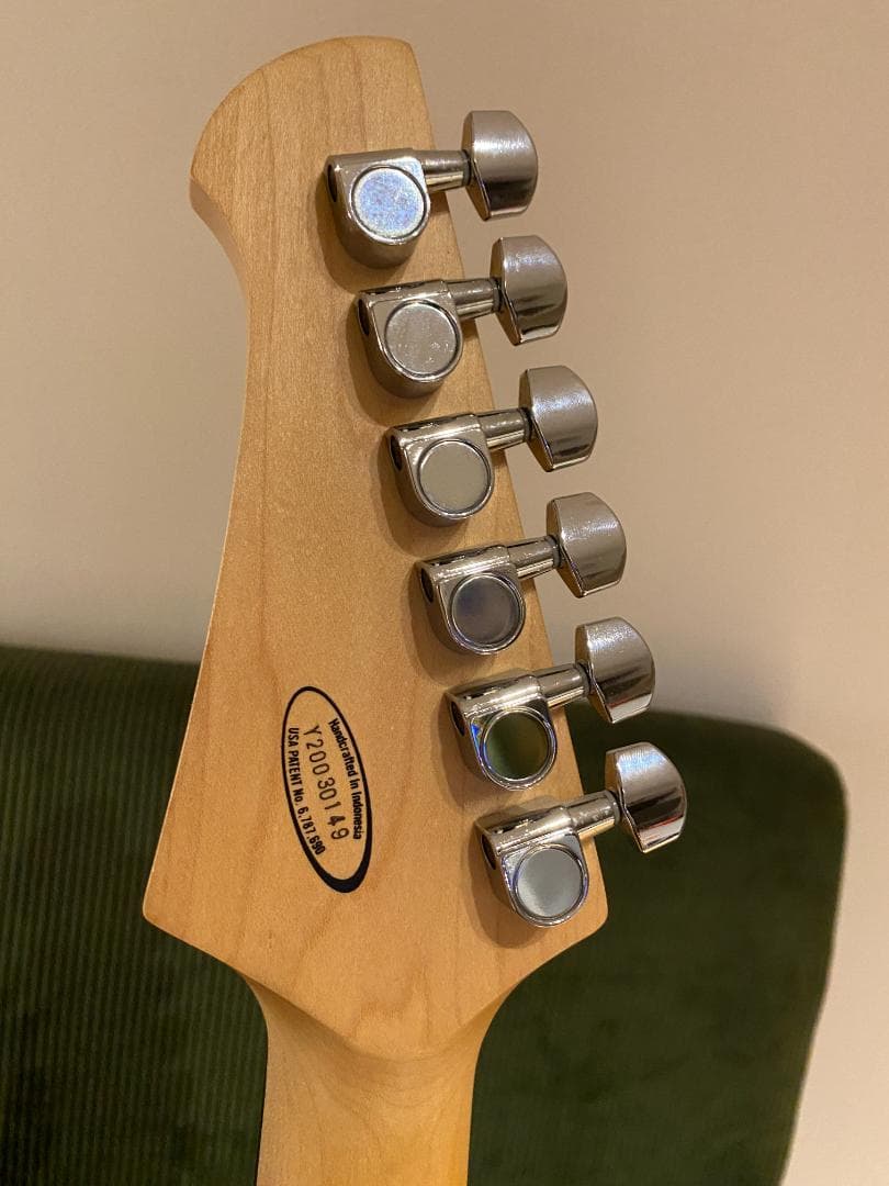 Line6 / Variax Standard White / モデリングギター