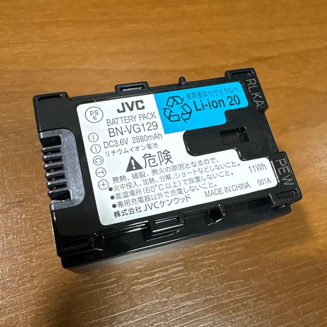 JVC Everio FULL HD ビデオカメラ レッド