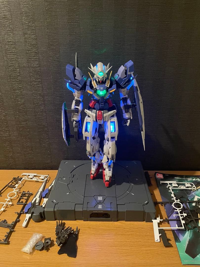 PG 1/60 エクシア　LEDユニット付き　ガンプラ　パーフェクトグレード