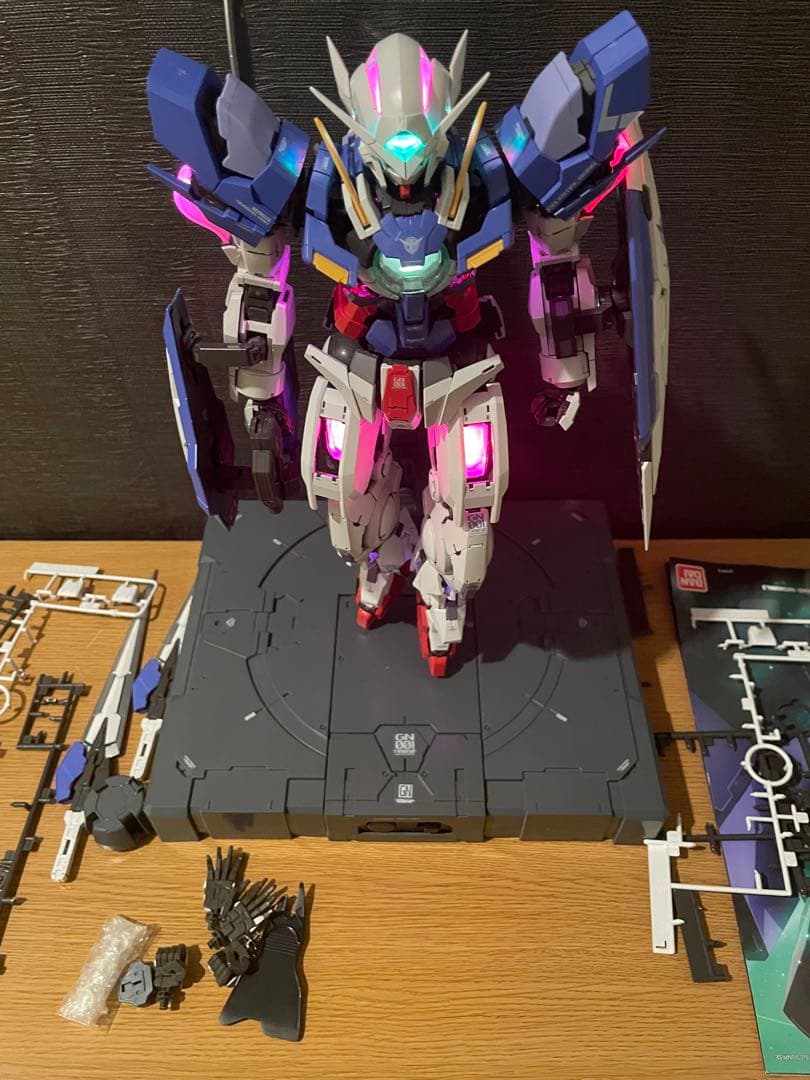 PG 1/60 エクシア　LEDユニット付き　ガンプラ　パーフェクトグレード