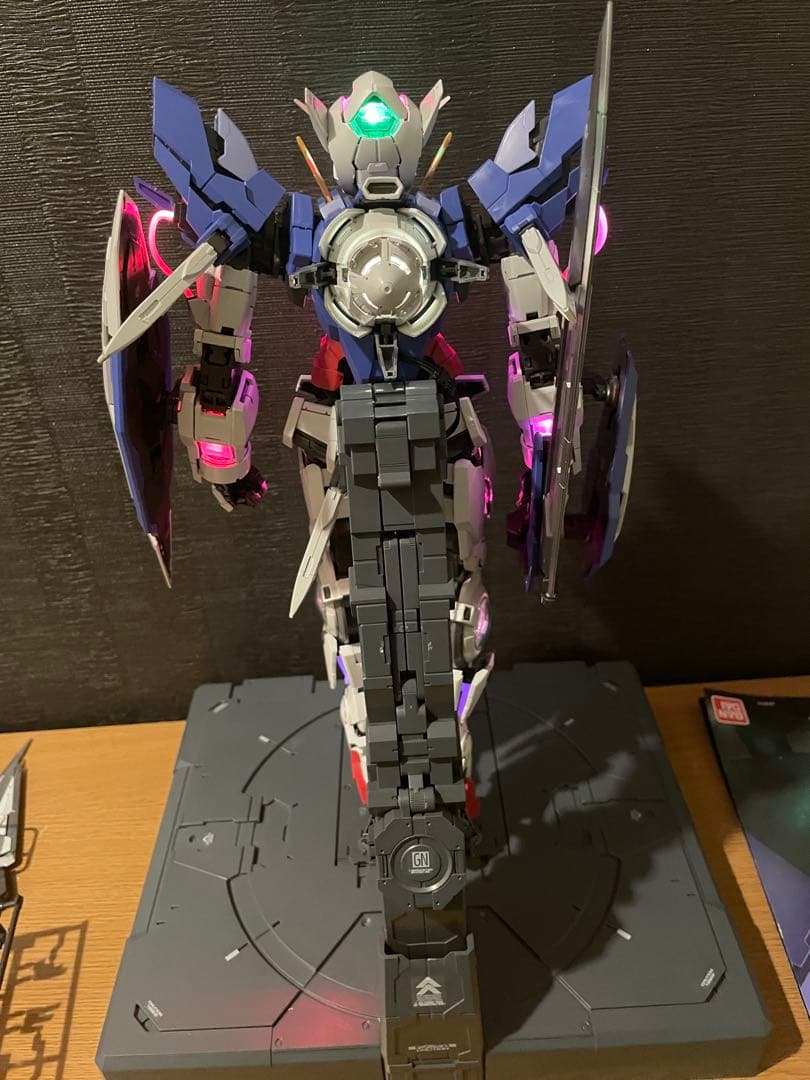 PG 1/60 エクシア　LEDユニット付き　ガンプラ　パーフェクトグレード