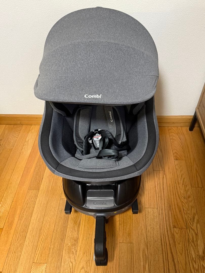 Combi クルムーヴスマート(ISOFIX)チャイルドシート(新生児〜)