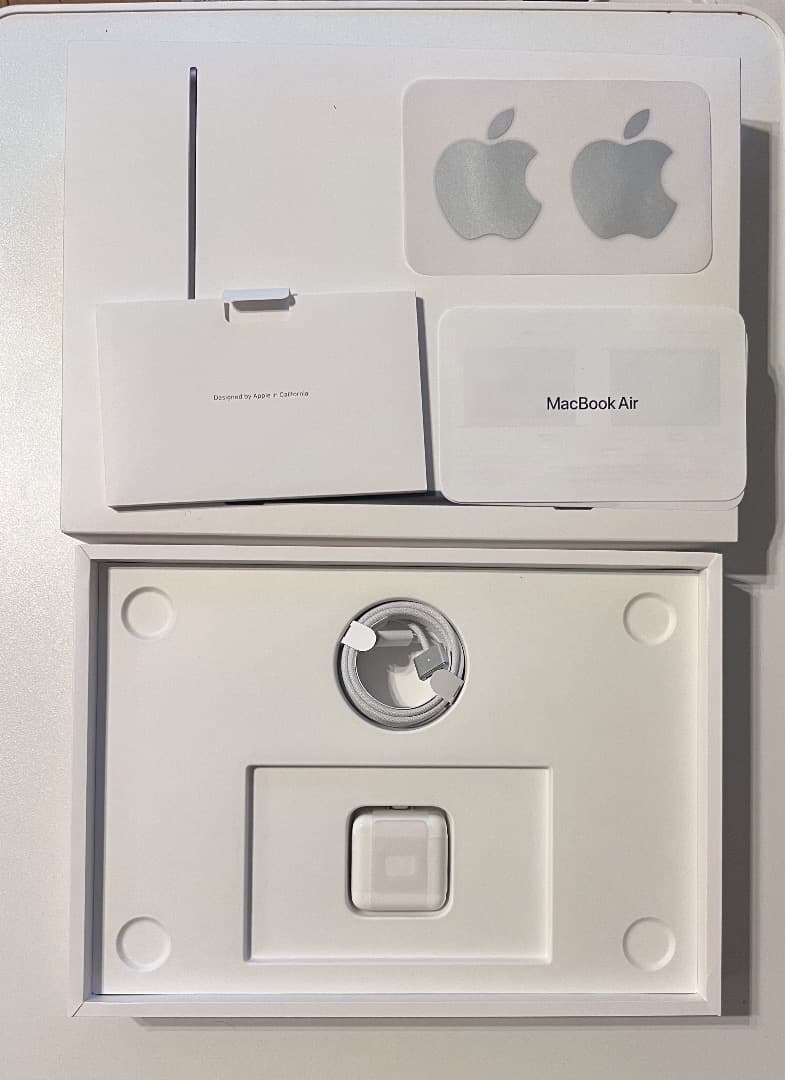 MacBook Air M2 13.6 UKキー　＋新品2ポート35wアダプタ