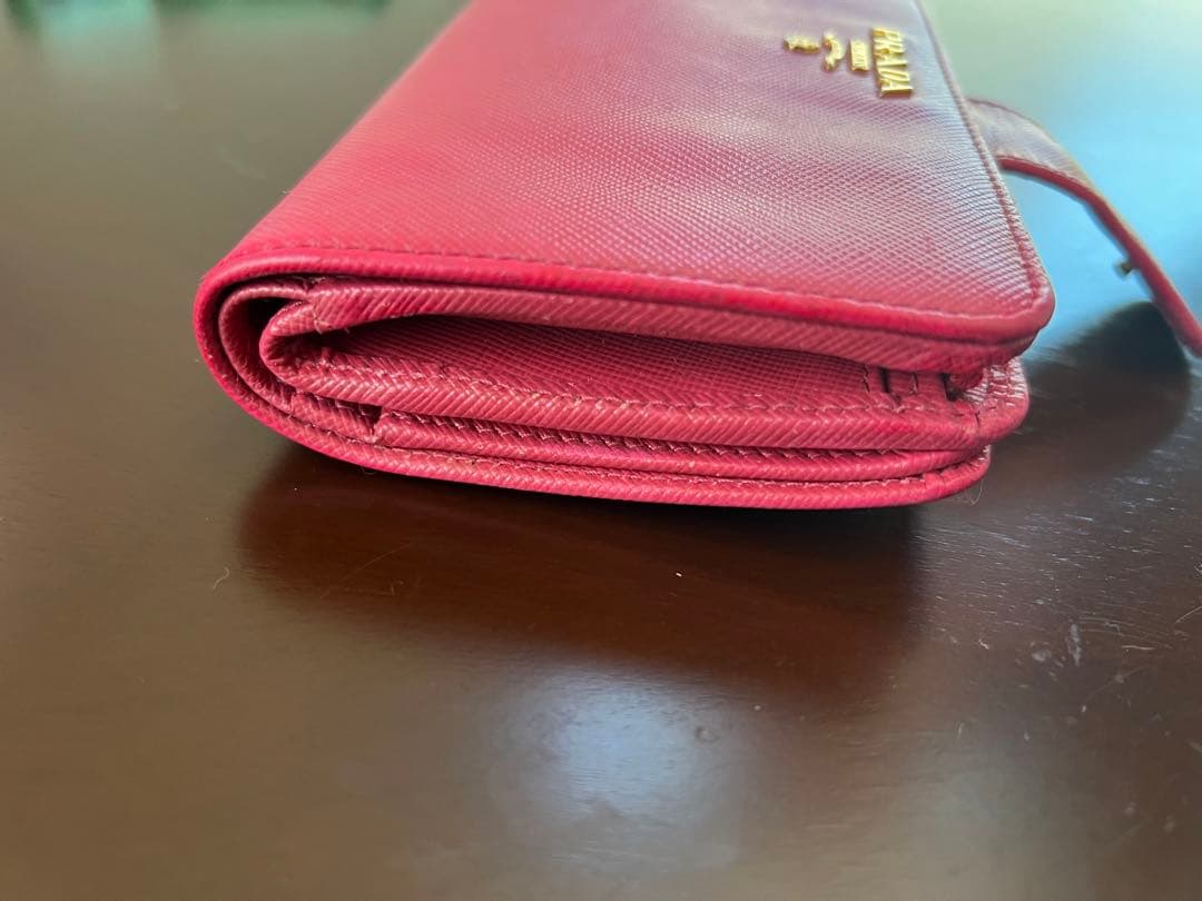 年始のセール！PRADA サファアーノ 財布 ピンクレッドマゼンタ