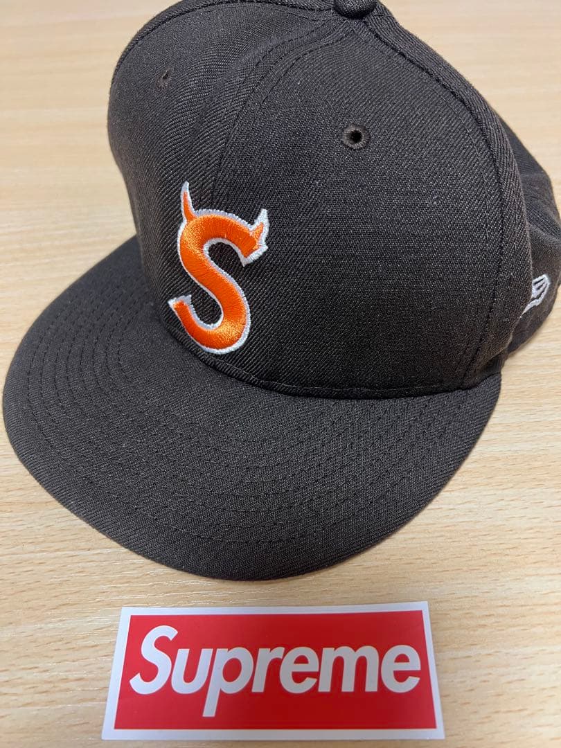 Supreme S Logo New Era sロゴ ツノ キャップ ブラウン