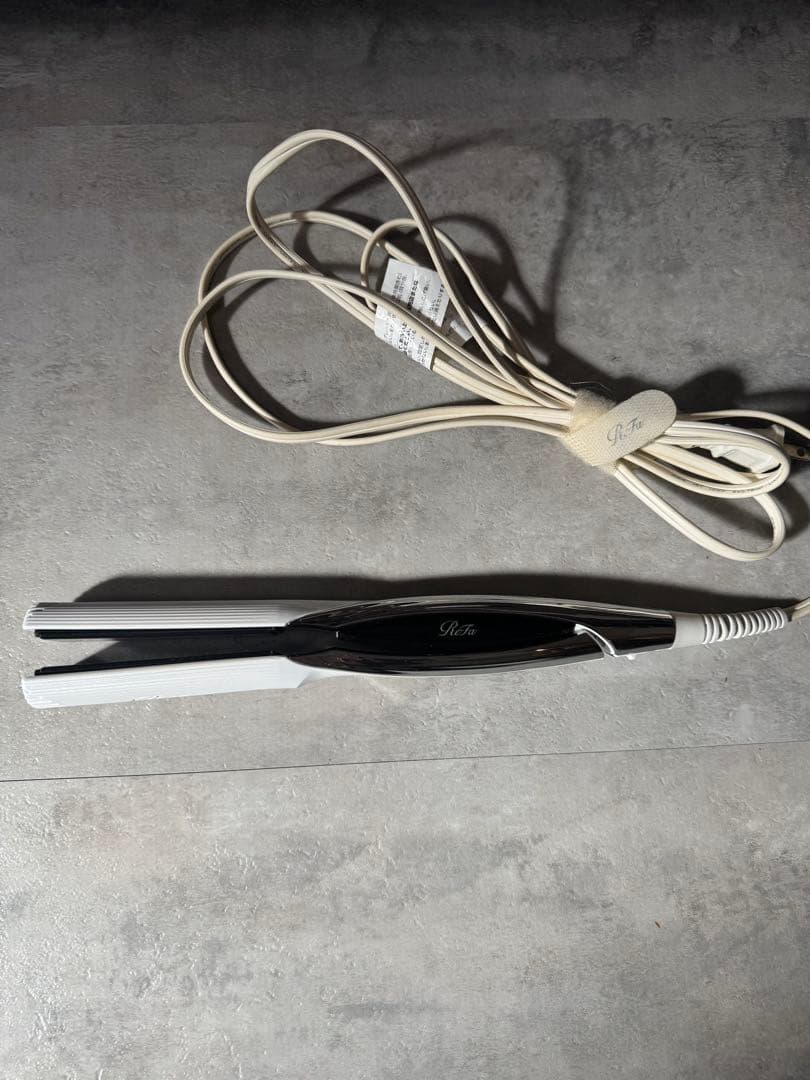 Refa ストレートアイロン　ギャランティーカード付き
