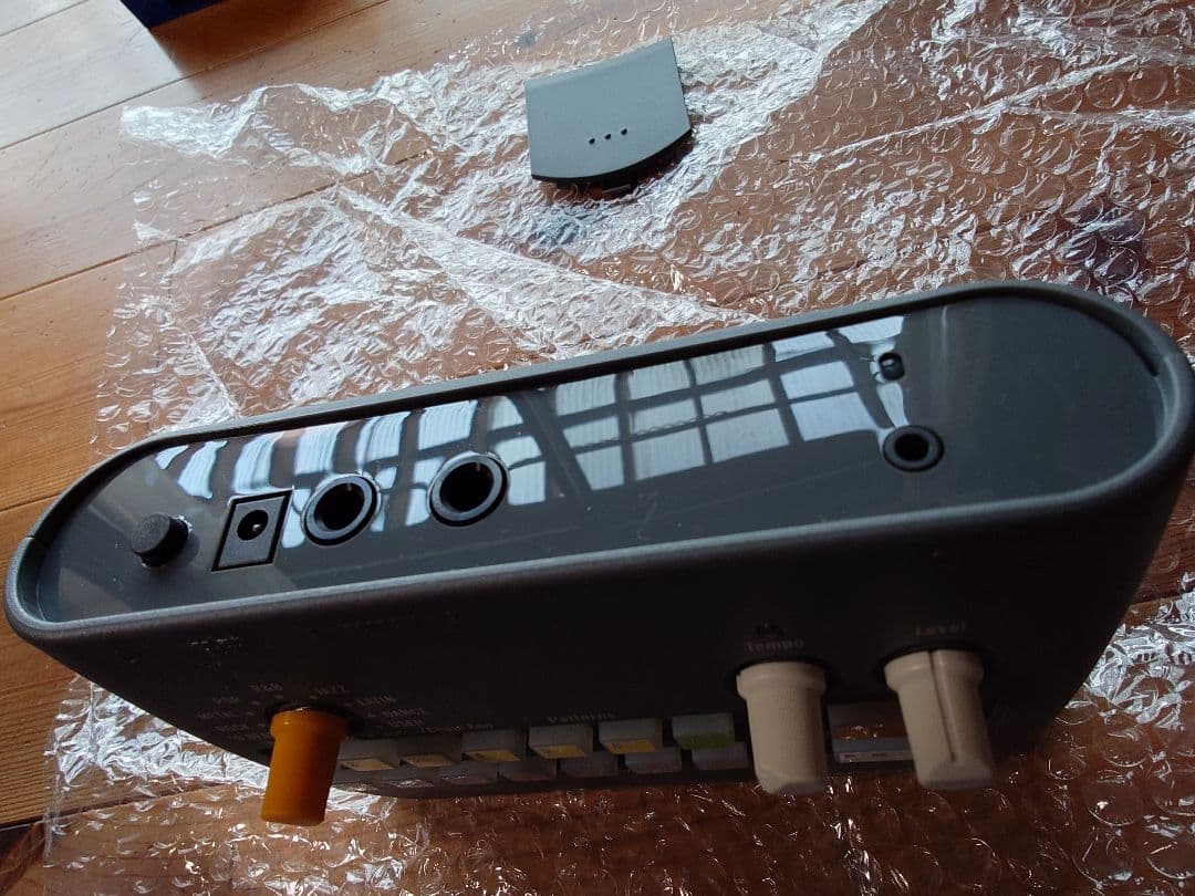 【新品】KORG KR mini リズムマシン　本体と純正アダプター