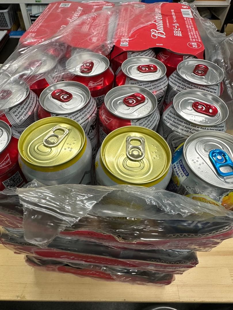 送料込み！　バドワイザー　budweiser 330ml×69 缶ビール