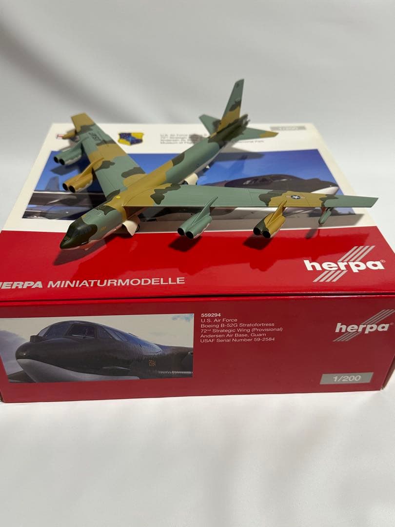 航空機・ヘリコプター herpa 1/200 B-52G Stratofortress