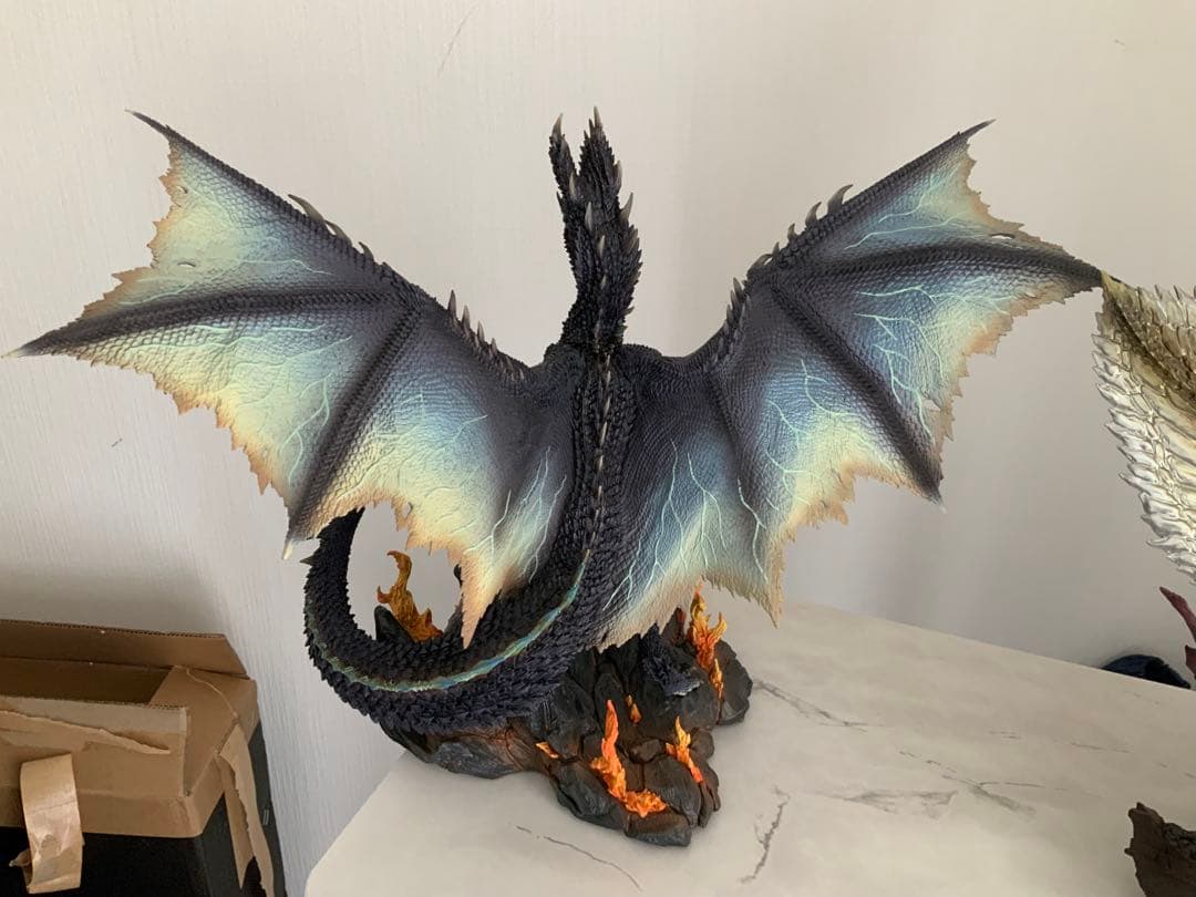 モンスターハンター　アルバトリオン　シャガルマガラ　クリエイターズモデル　開封品