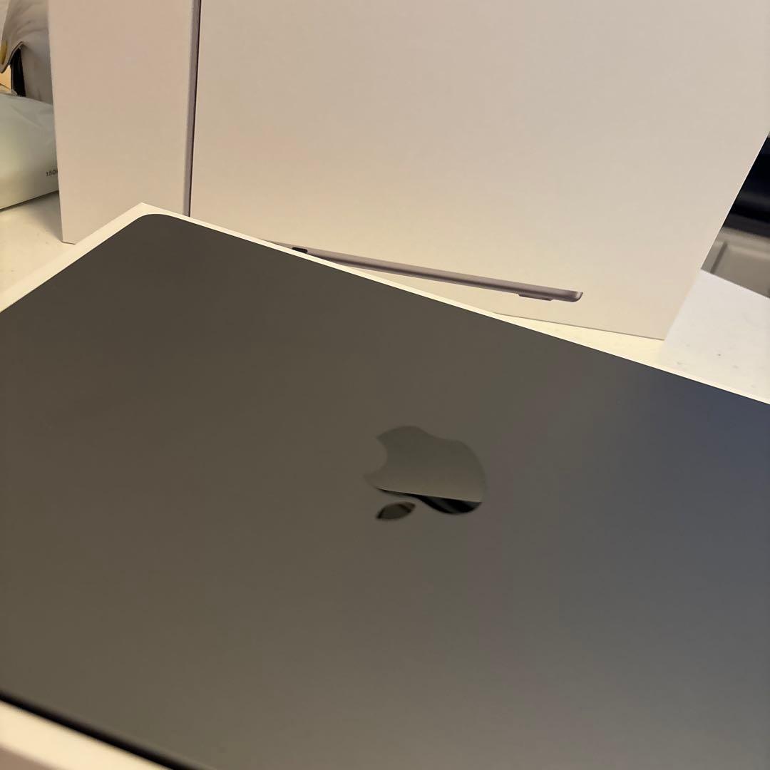 MacBook Air M2チップ　13インチ　スペースグレイ