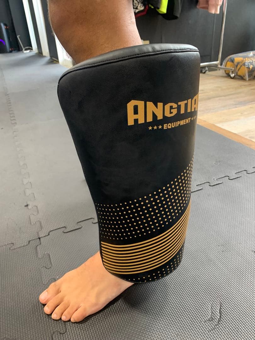 カーフキックミット 左右利用できます