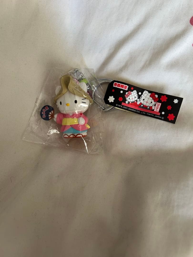 ご当地限定ハローキティ 青森限定キーホルダー