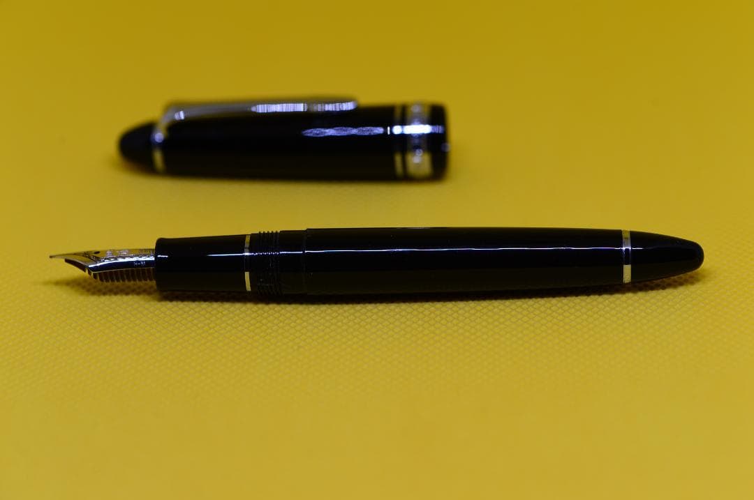 セーラー万年筆　プロフィットスタンダード　ブラック　中字　(14金)