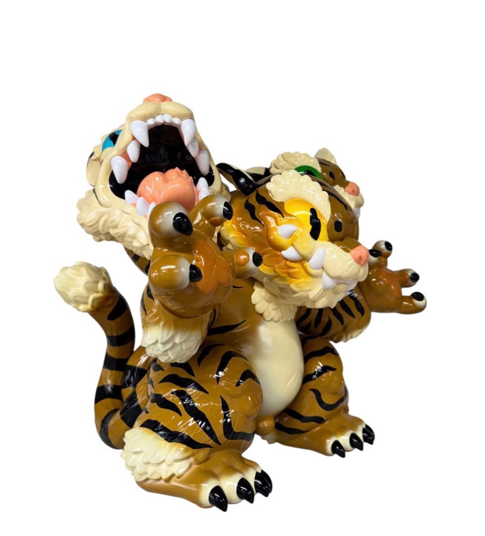 GRAPE BRAIN × STRANGECAT TOYS 三面猛虎 コショウ