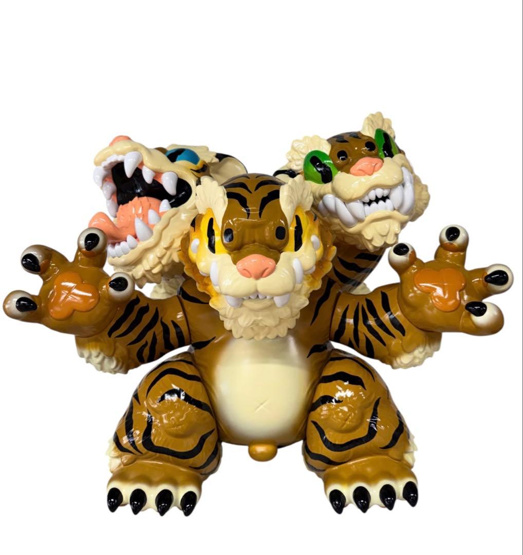 GRAPE BRAIN × STRANGECAT TOYS 三面猛虎 コショウ