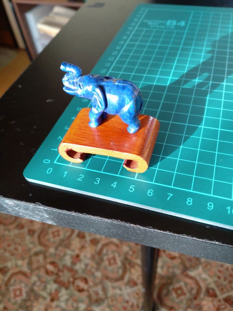 ラピス（瑠璃）の象の置物