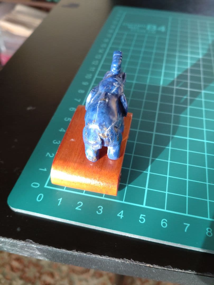 ラピス（瑠璃）の象の置物