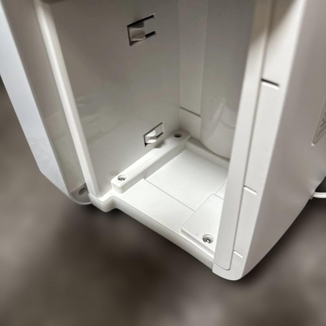 シャープ除湿機 衣類乾燥機2022年製 キャスター付き