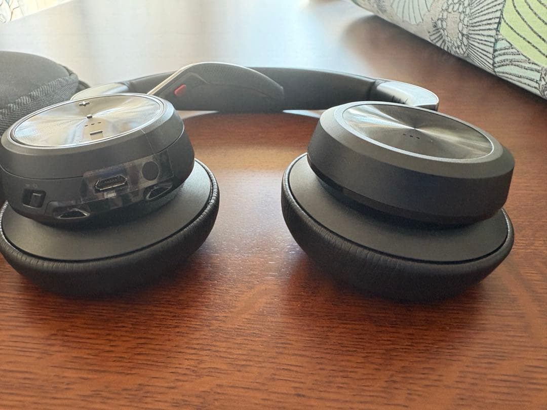 Poly ヘッドセット Voyager Focus2ヘッドホン