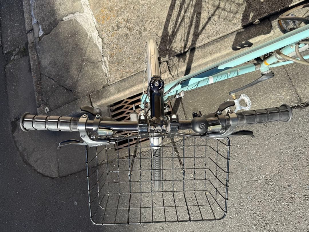 surlyクロスバイク ミントグリーン フロントバスケット付き