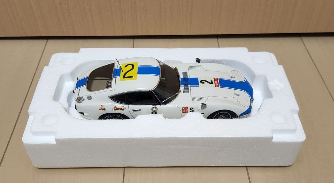 オートアート1/18トヨタ2000GT