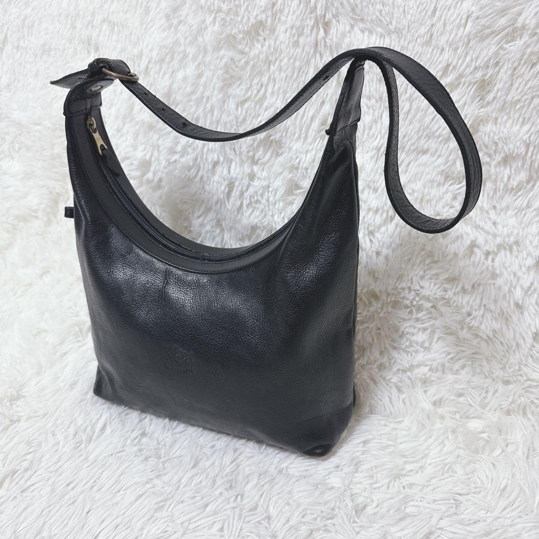 IL BISONTE イルビゾンテ　ハーフムーン　ショルダーバッグ　ブラック