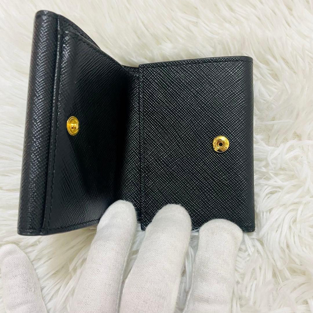極美✨ 付属完備✨PRADA 三つ折り財布 サフィアーノ 三角ロゴ レザー 黒