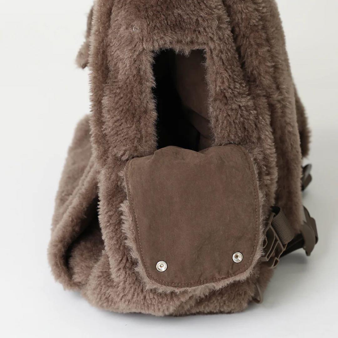 ボアメッシュ付きフロントリュック