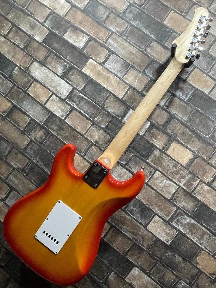 【美品】Photogenic/フォトジェニック ストラトキャスター