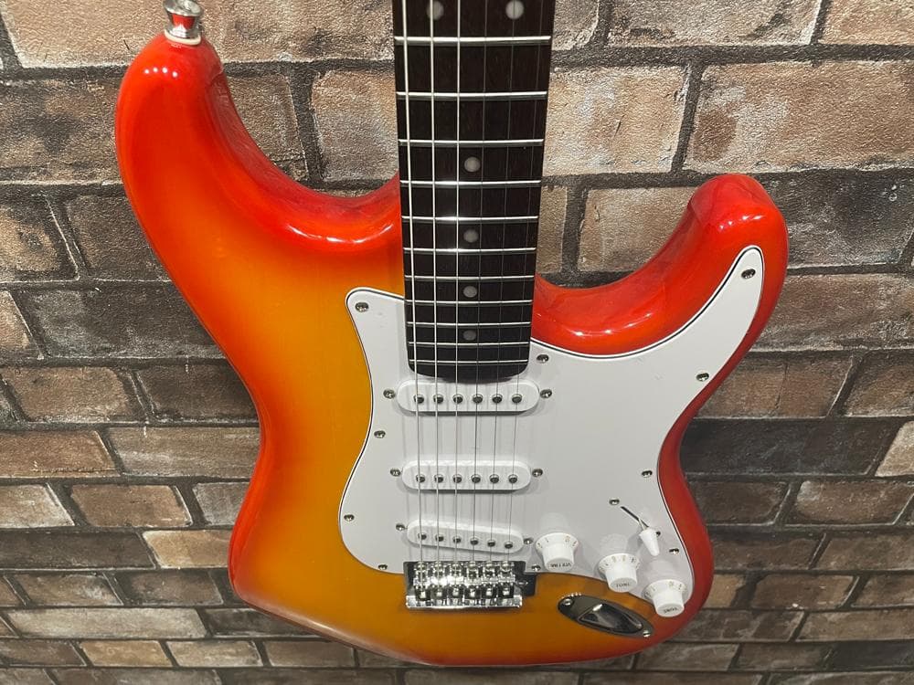 【美品】Photogenic/フォトジェニック ストラトキャスター