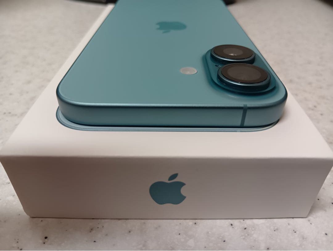 Apple iPhone 16 本体 128GB ティール